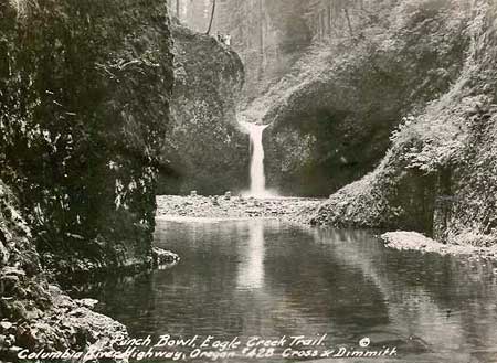 This fascinating 1920s postcard features hikers standing on the cliff above the falls and a huge gravel bar that has since disappeared